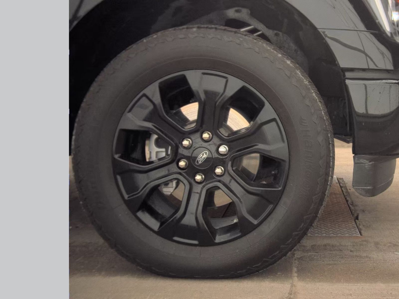 2023 Ford F-150 Lariat AWD