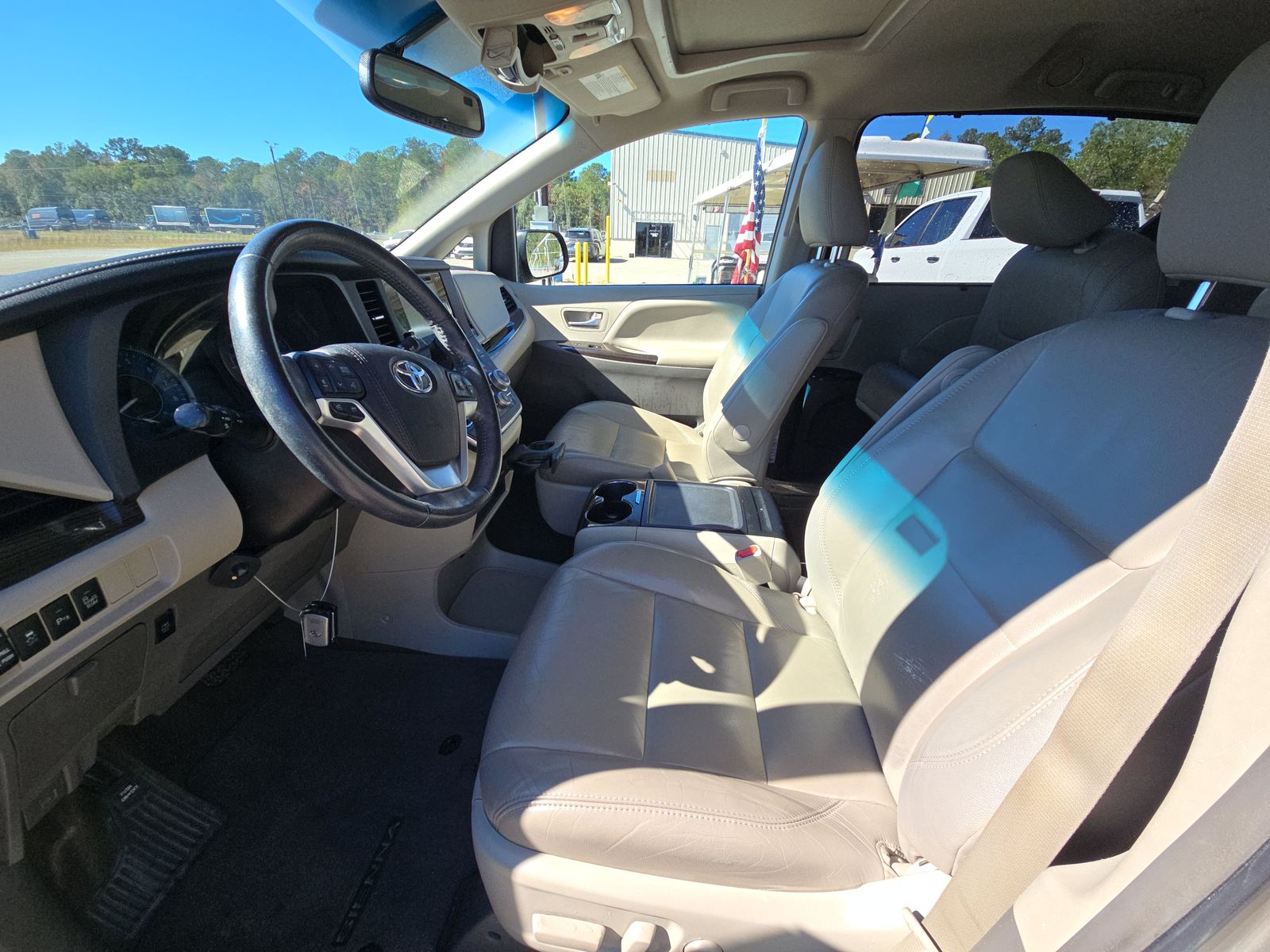 2017 Toyota Sienna XLE FWD