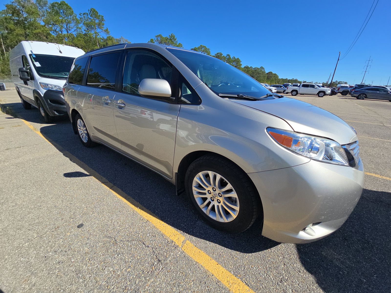 2017 Toyota Sienna XLE FWD