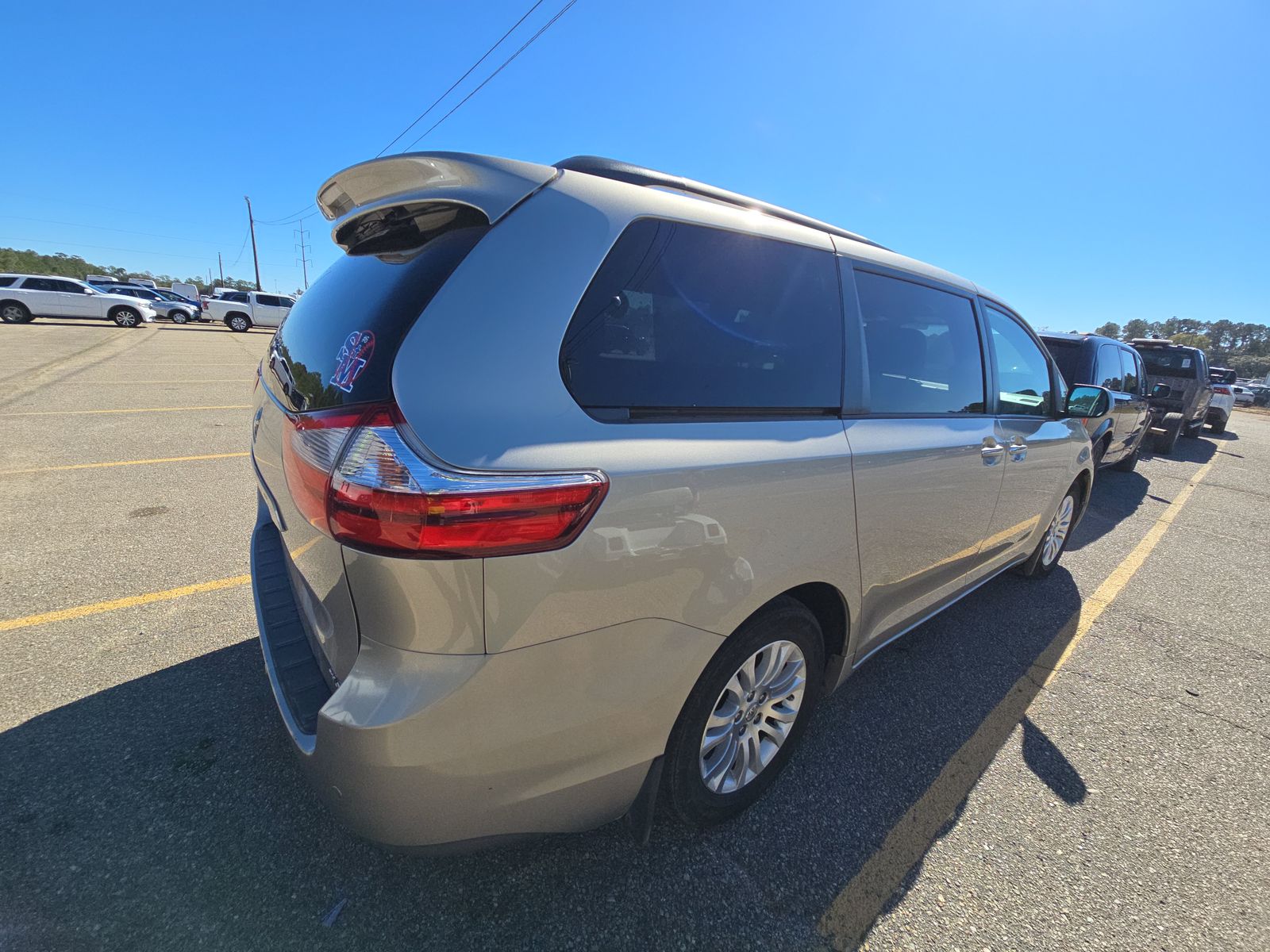 2017 Toyota Sienna XLE FWD