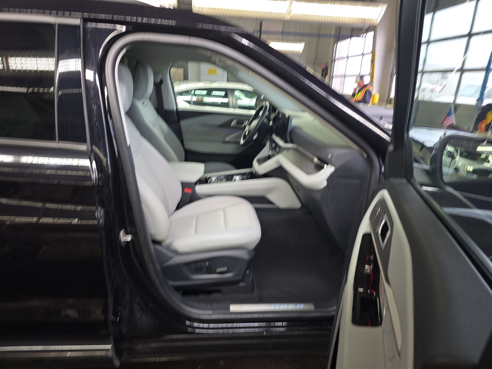 2025 Ford Explorer Platinum AWD