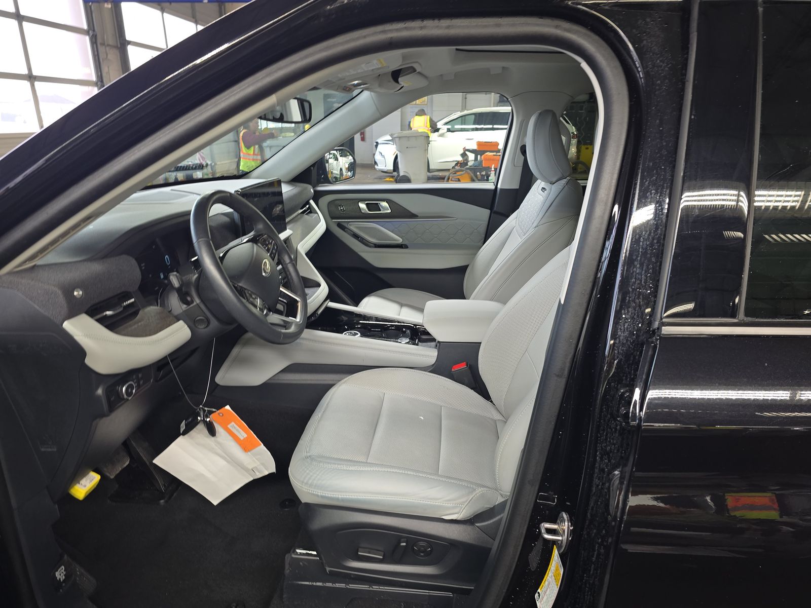 2025 Ford Explorer Platinum AWD