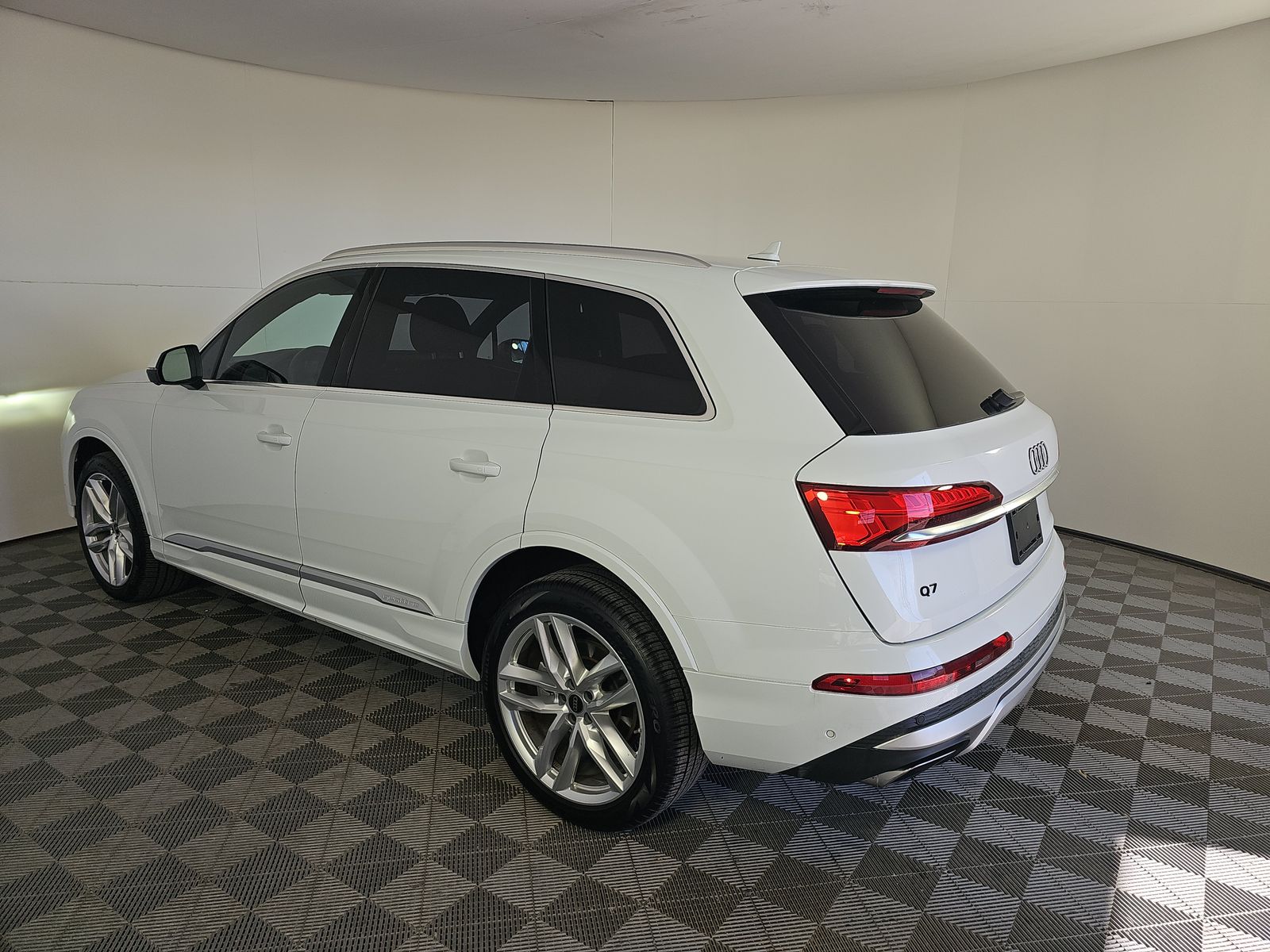 2025 Audi Q7 Premium Plus AWD