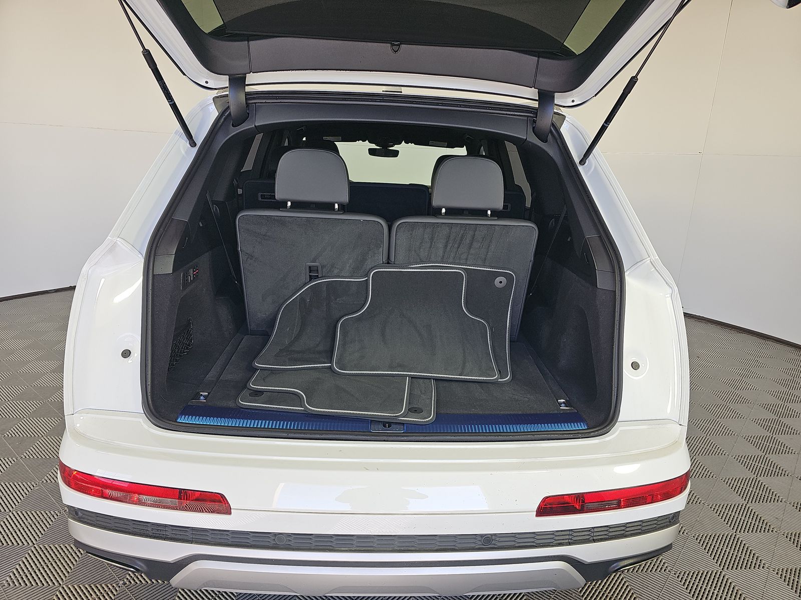 2025 Audi Q7 Premium Plus AWD