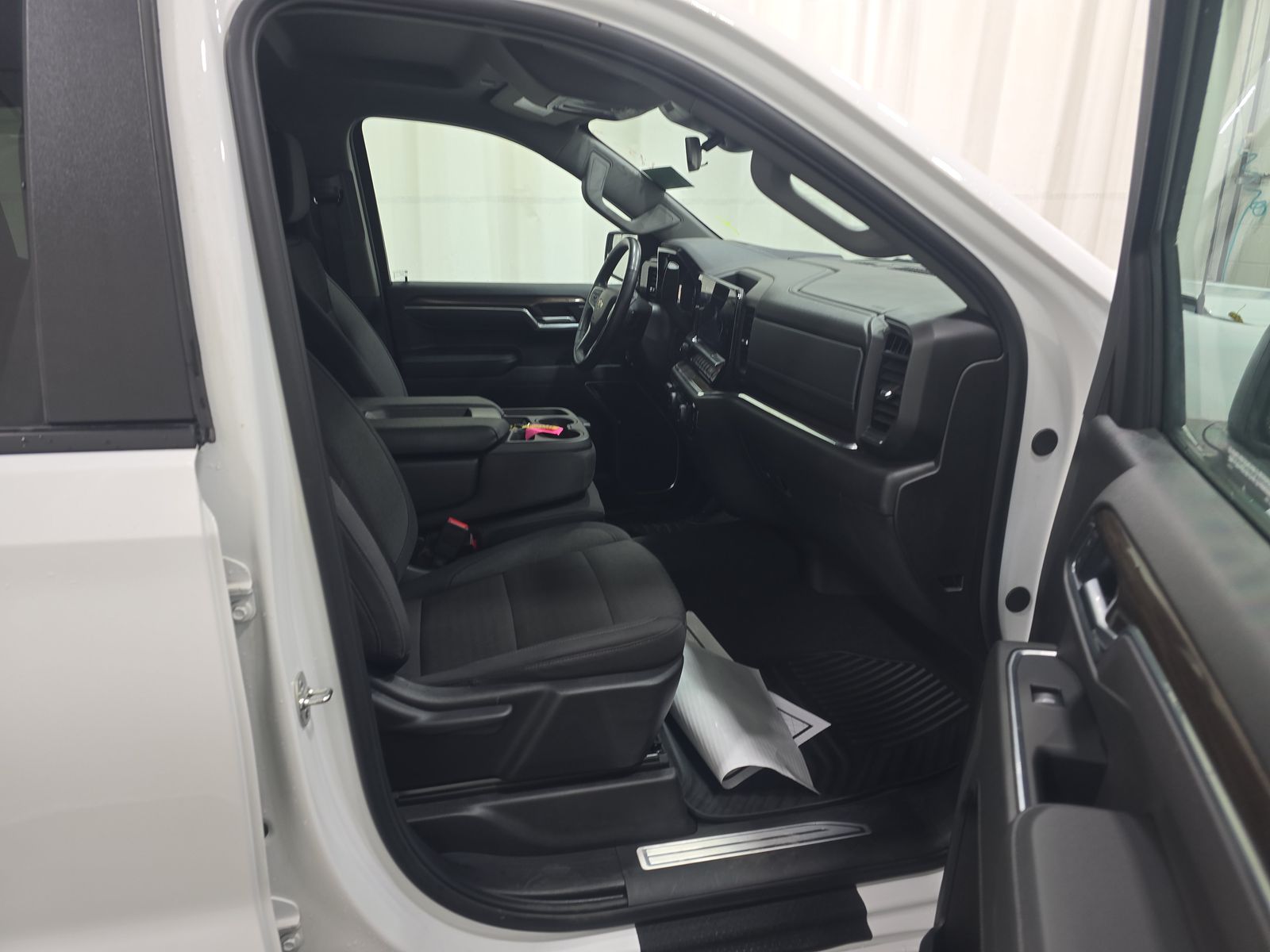 2025 Chevrolet Silverado 1500 LT AWD