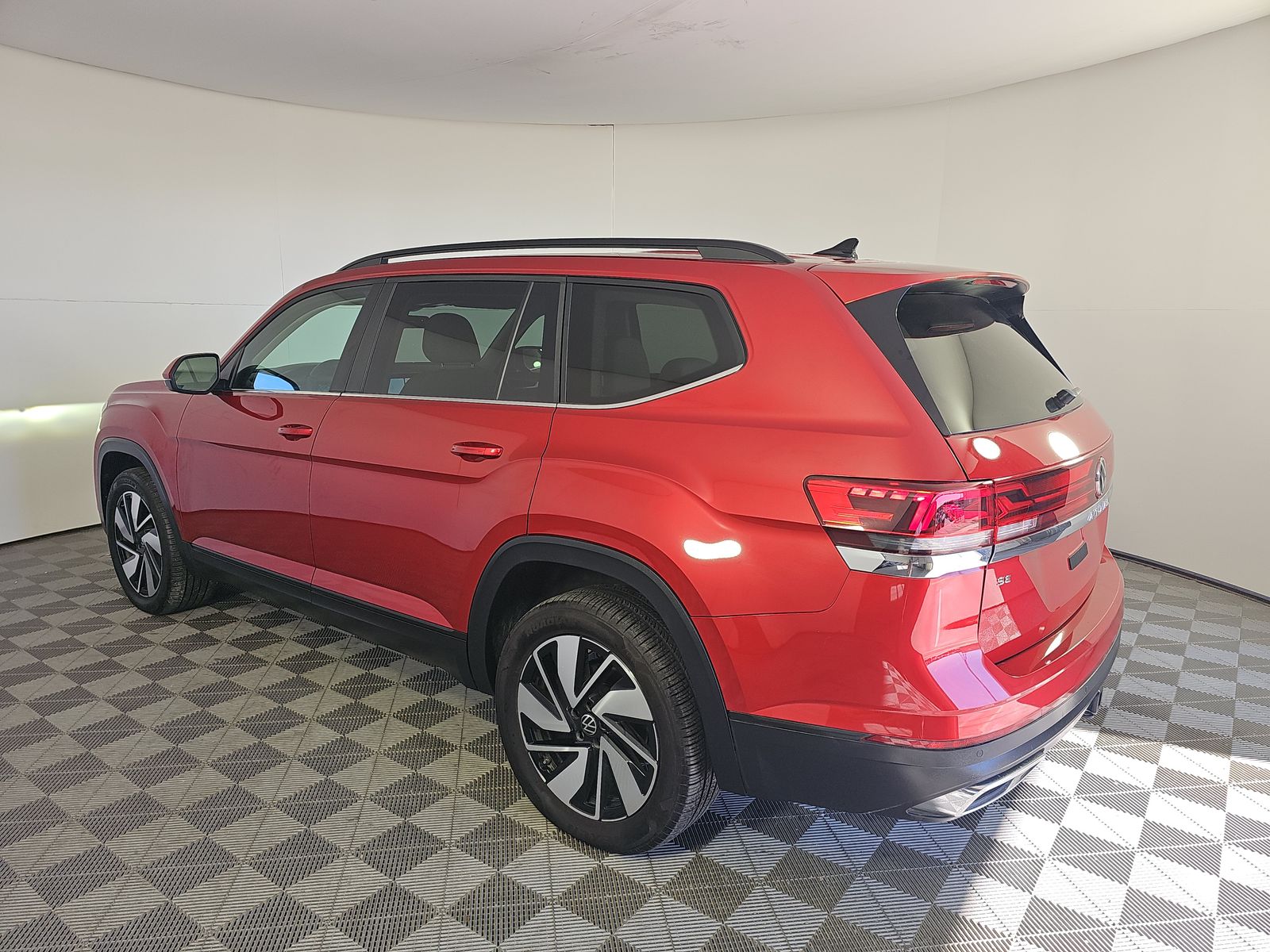 2024 Volkswagen Atlas 2.0T SE FWD