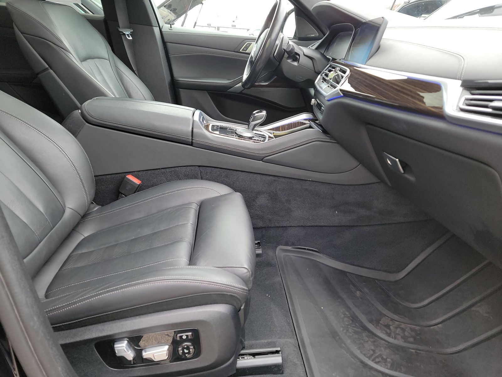 2020 BMW X6 xDrive40i AWD