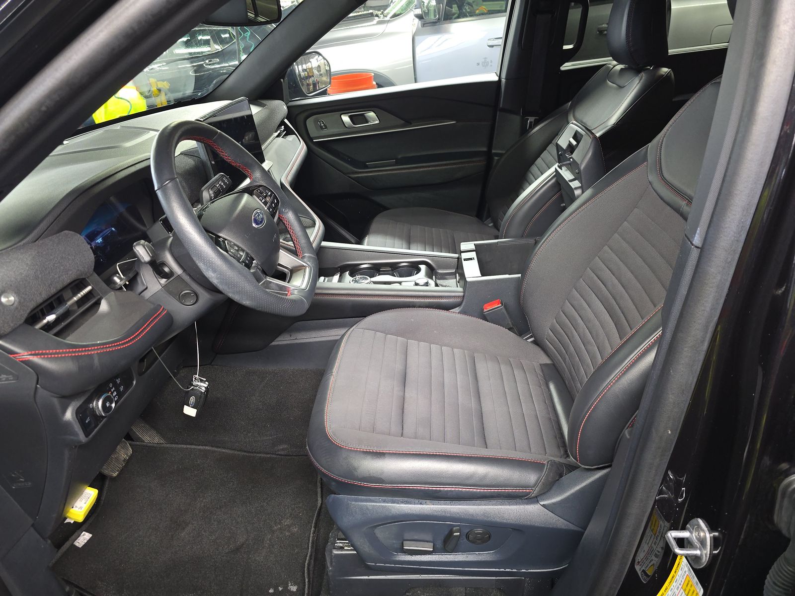 2025 Ford Explorer ST-Line AWD