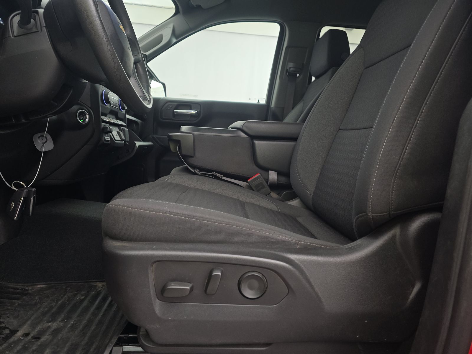 2023 Chevrolet Silverado 1500 Custom AWD