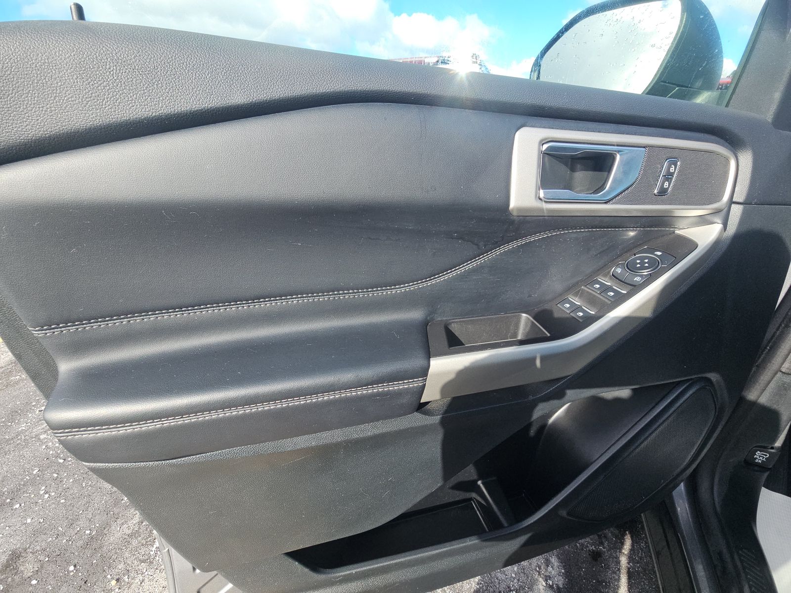 2023 Ford Explorer XLT AWD