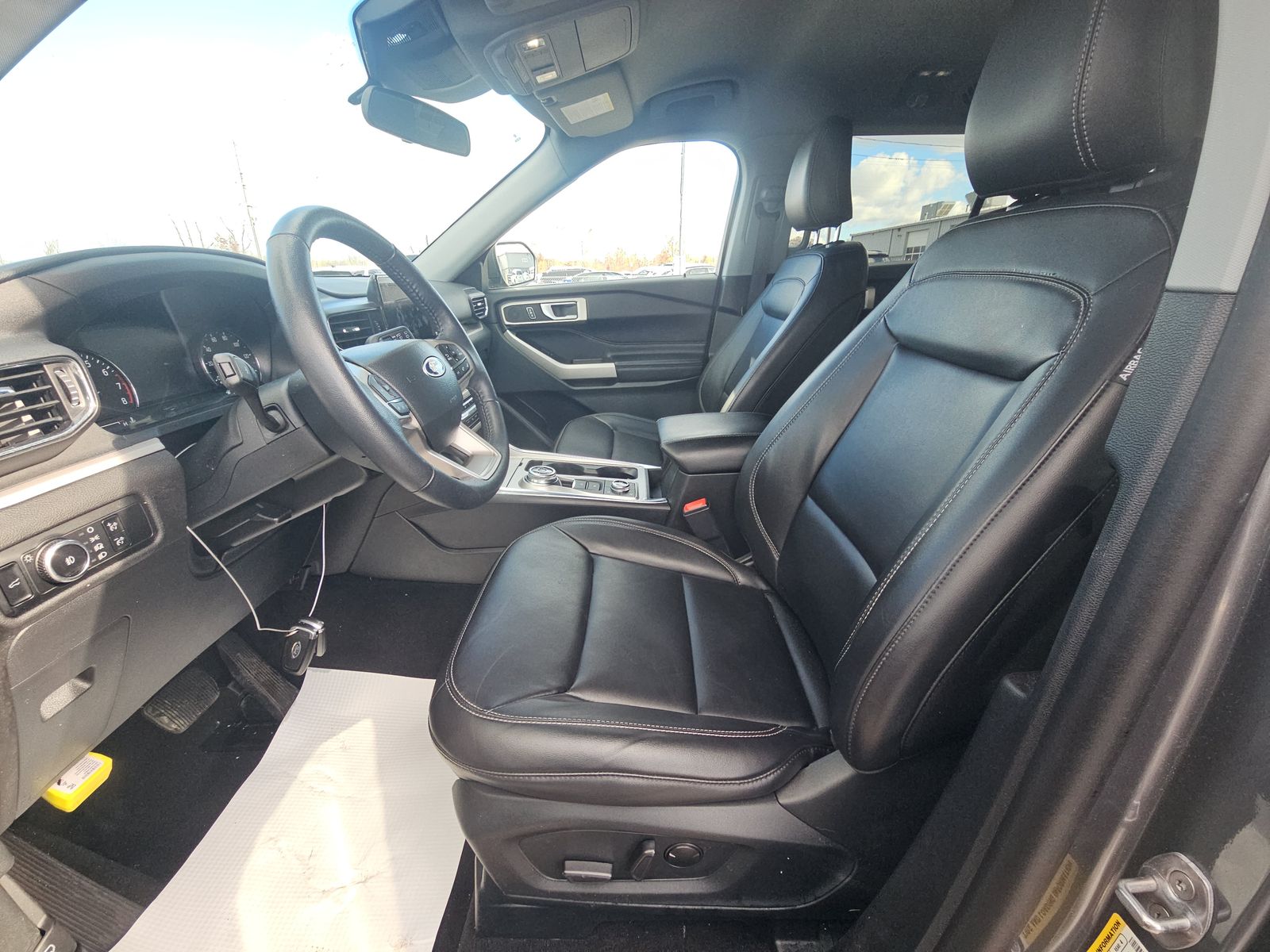 2023 Ford Explorer XLT AWD