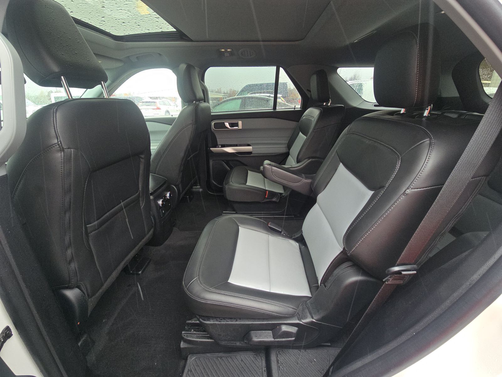 2022 Ford Explorer XLT AWD