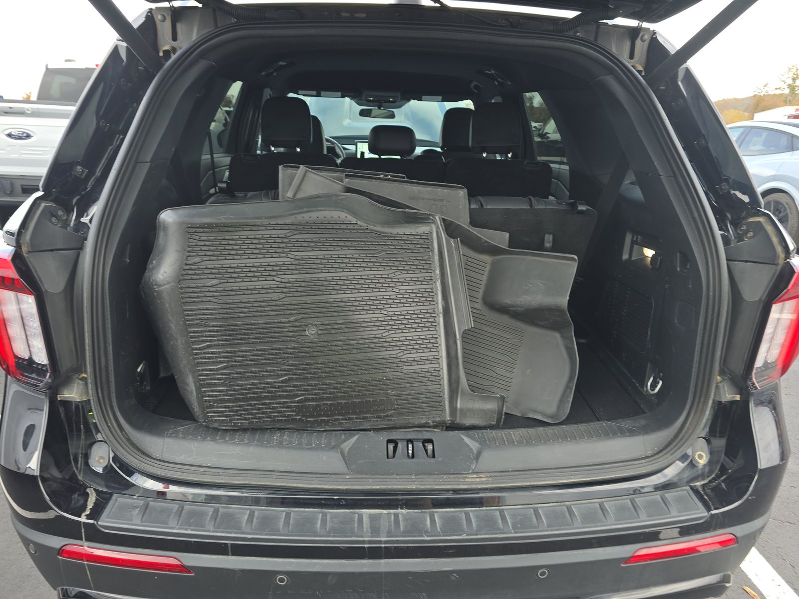 2025 Ford Explorer ST-Line AWD