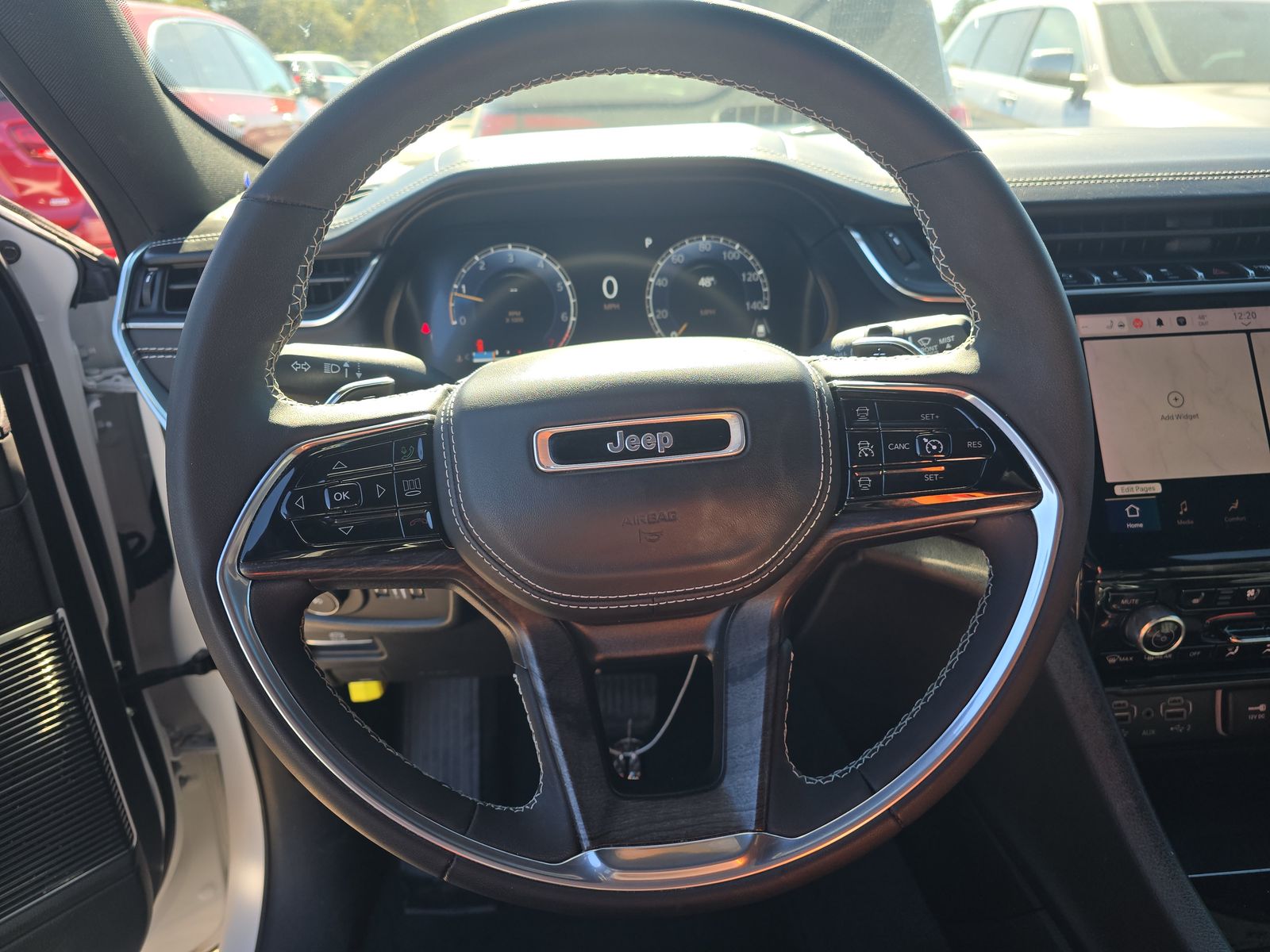 2023 Jeep Grand Cherokee Overland RWD