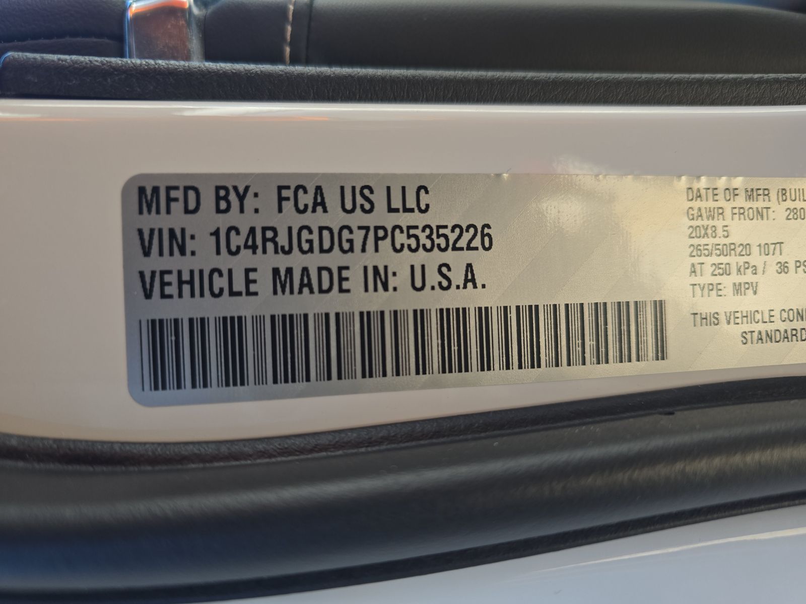 2023 Jeep Grand Cherokee Overland RWD