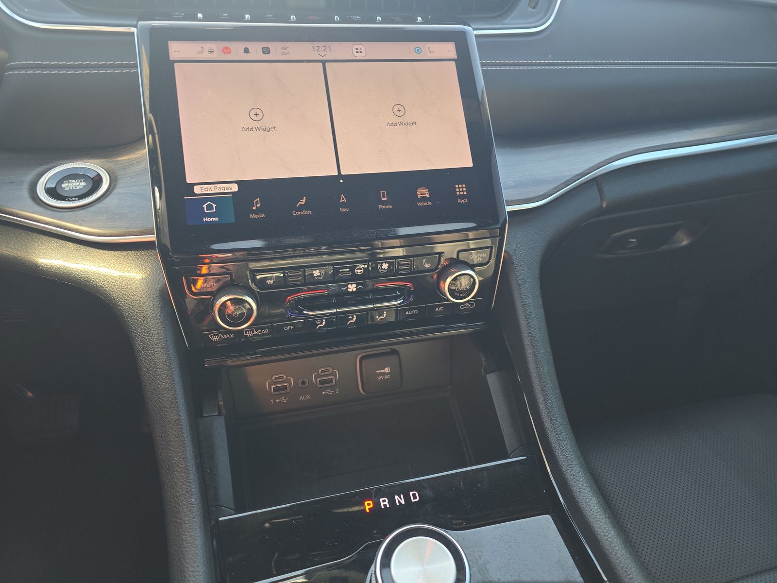 2023 Jeep Grand Cherokee Overland RWD