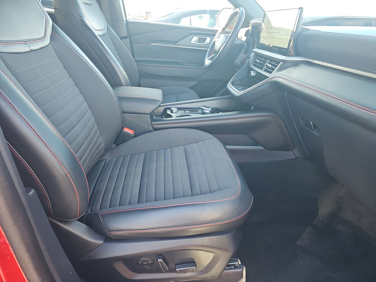 2025 Ford Explorer ST-Line AWD