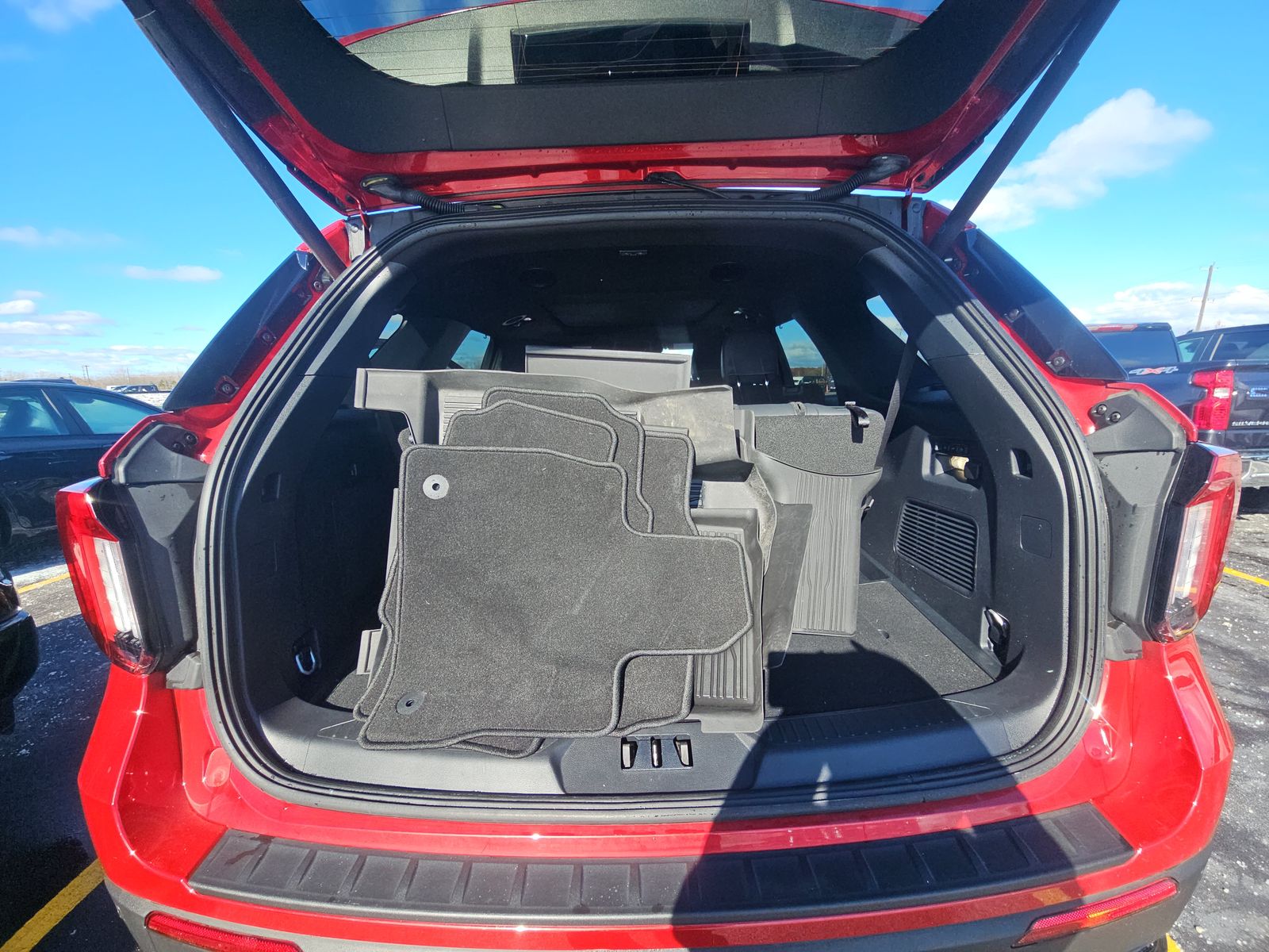 2025 Ford Explorer ST-Line AWD