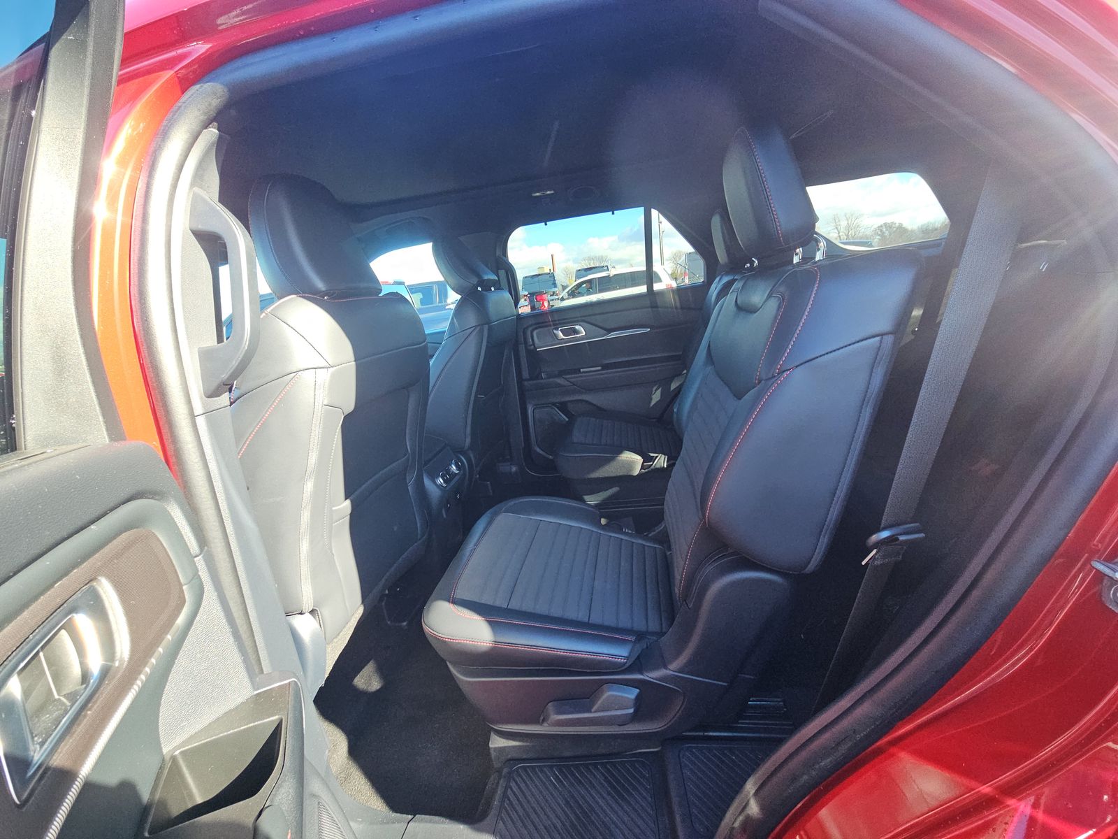 2025 Ford Explorer ST-Line AWD