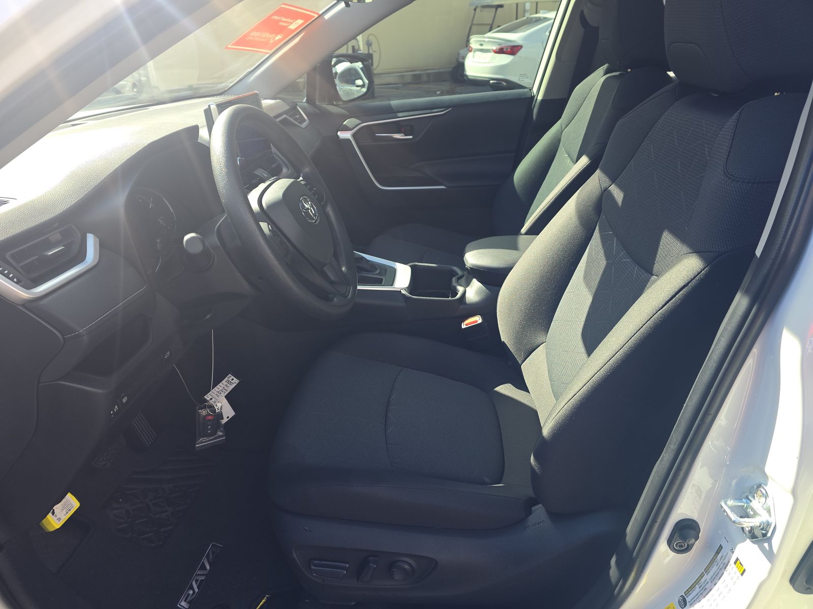 2025 Toyota RAV4 XLE FWD