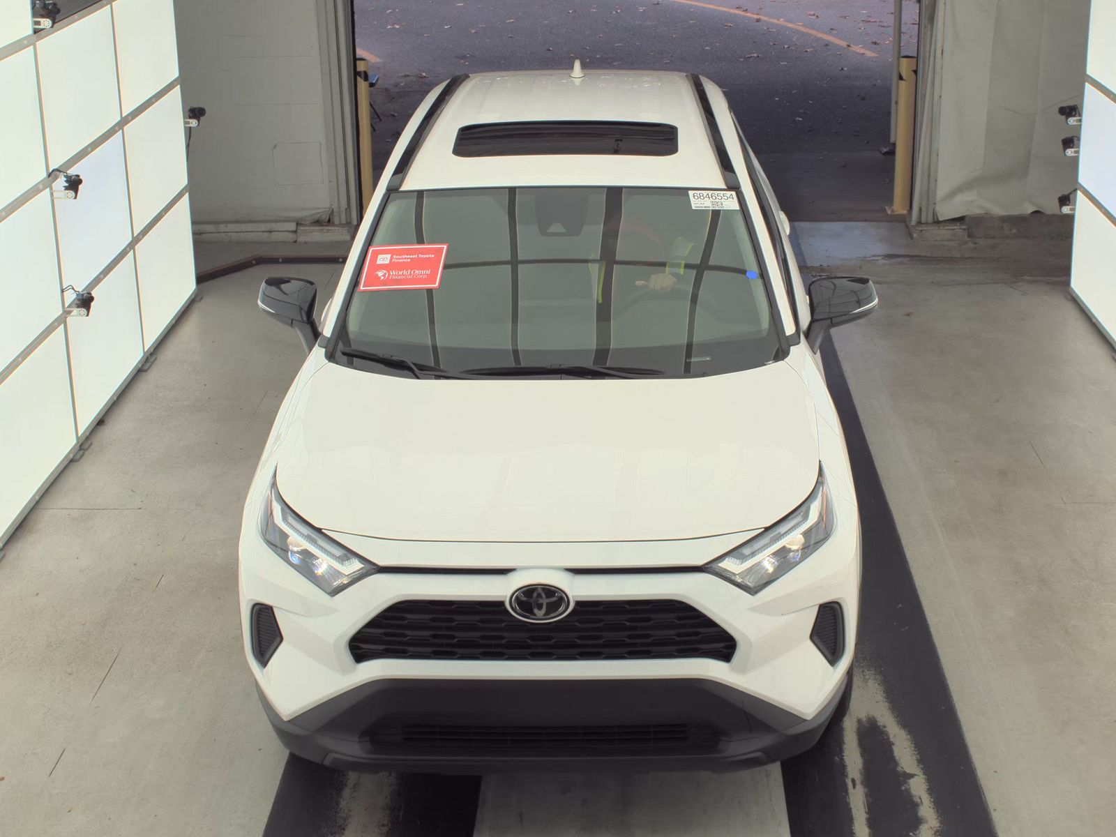 2025 Toyota RAV4 XLE FWD