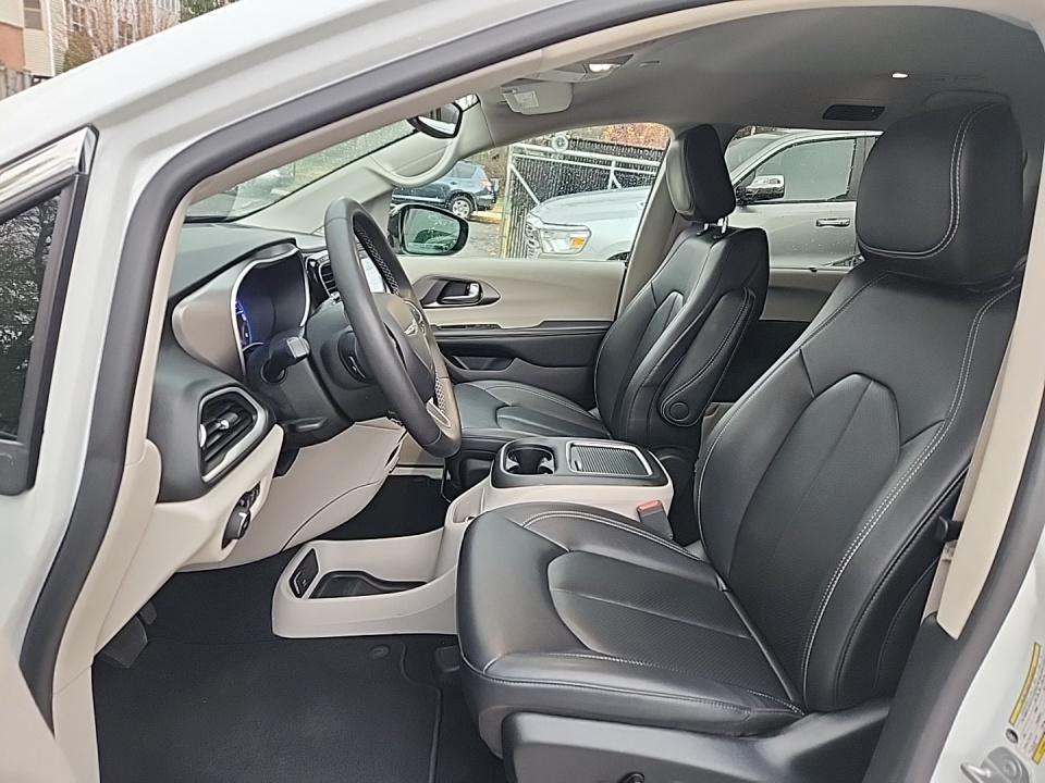 2024 Chrysler Pacifica Touring L FWD