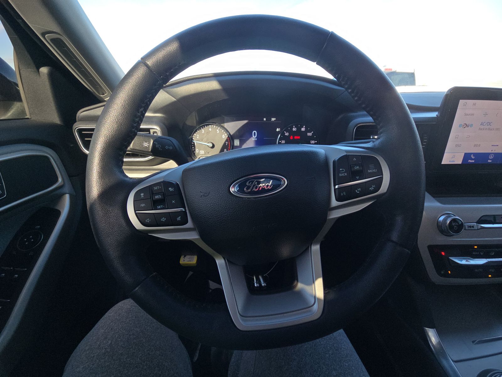 2023 Ford Explorer XLT AWD