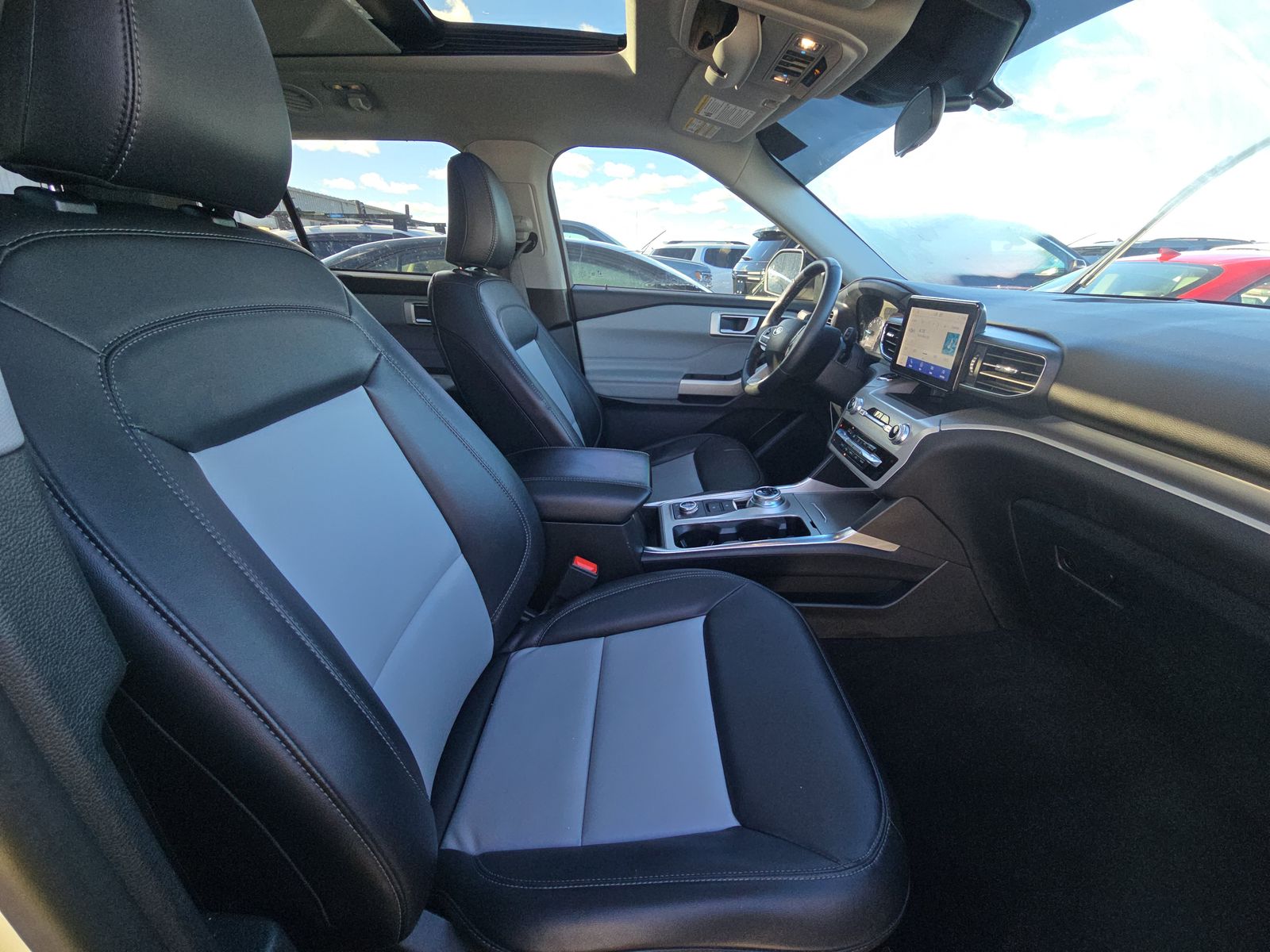 2023 Ford Explorer XLT AWD