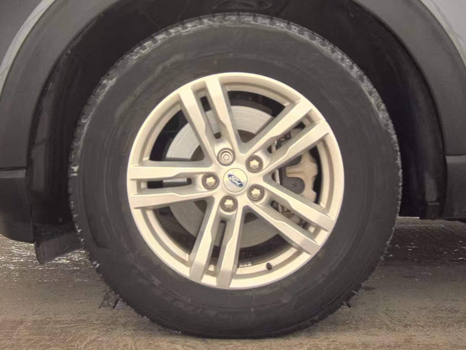 2023 Ford Explorer XLT AWD