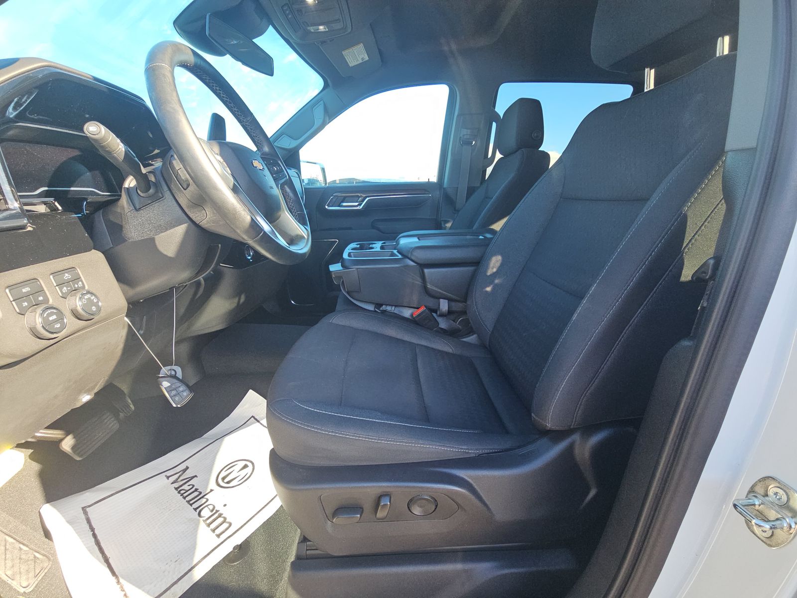 2023 Chevrolet Silverado 1500 LT AWD