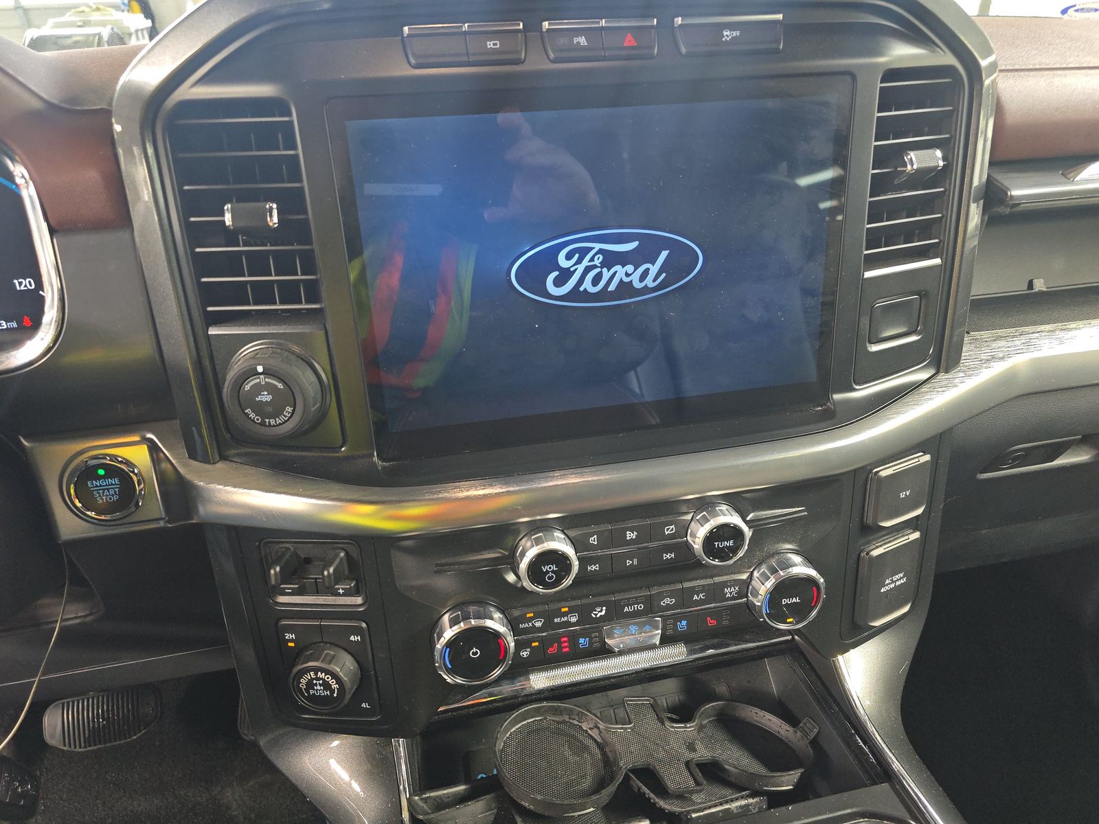 2022 Ford F-150 Lariat AWD