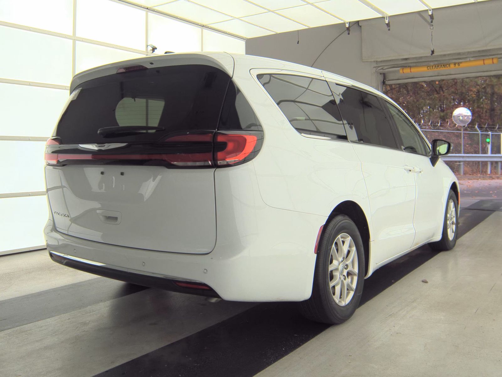 2024 Chrysler Pacifica Touring L FWD