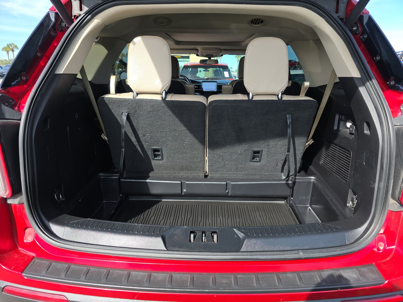 2020 Ford Explorer XLT RWD