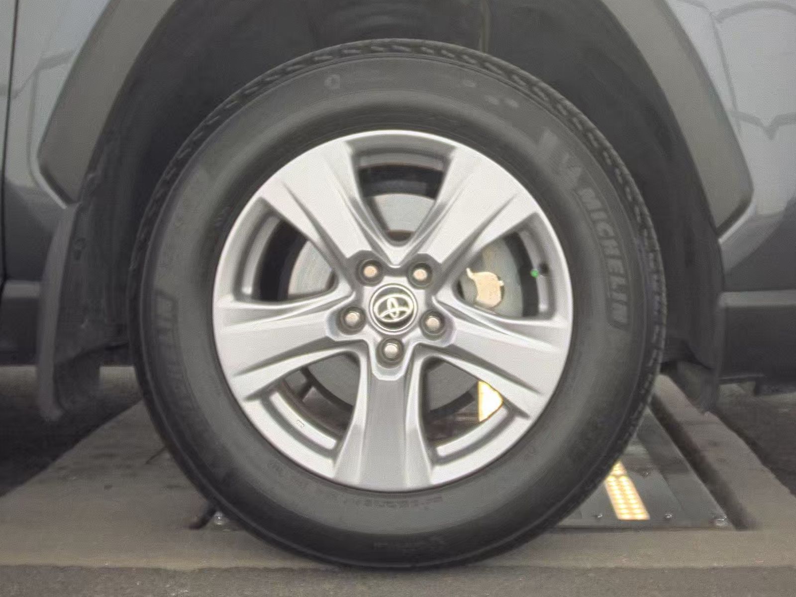 2024 Toyota RAV4 XLE FWD