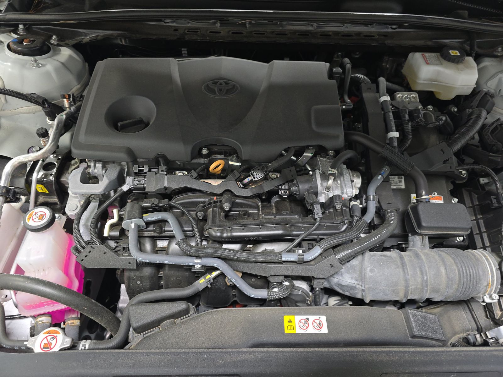 2024 Toyota Camry Hybrid SE FWD