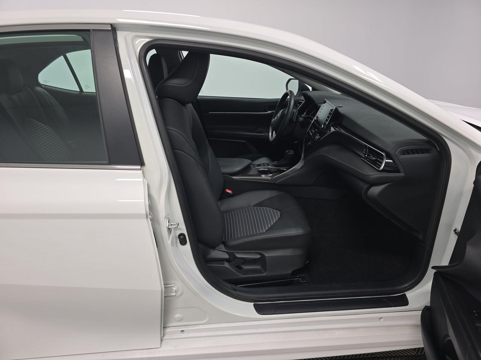 2024 Toyota Camry Hybrid SE FWD