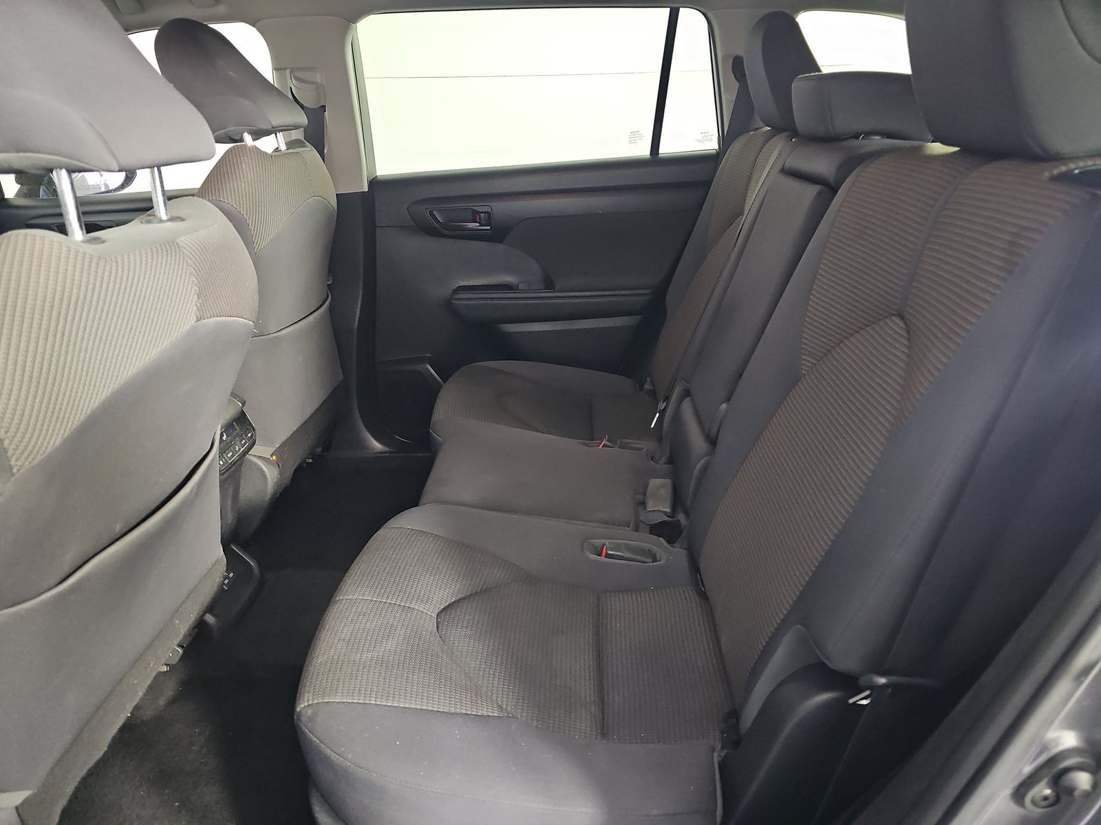 2023 Toyota Highlander LE FWD