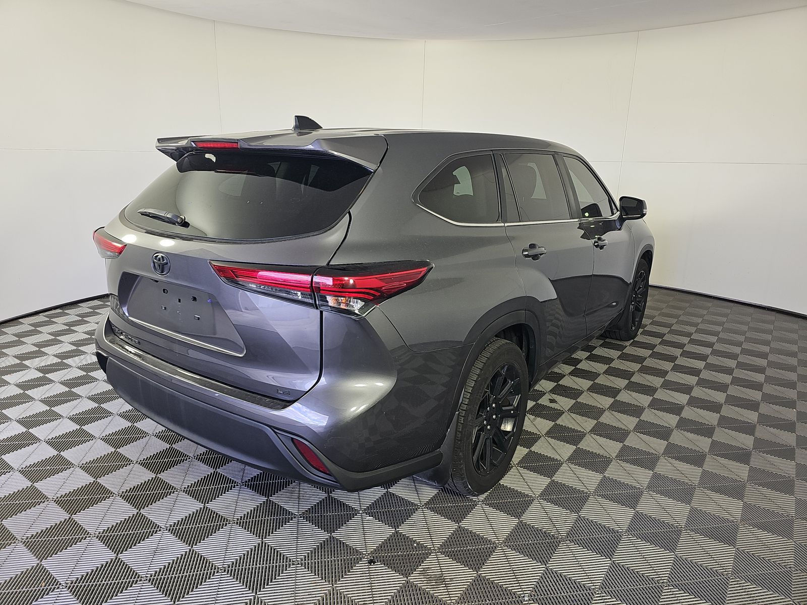 2023 Toyota Highlander LE FWD