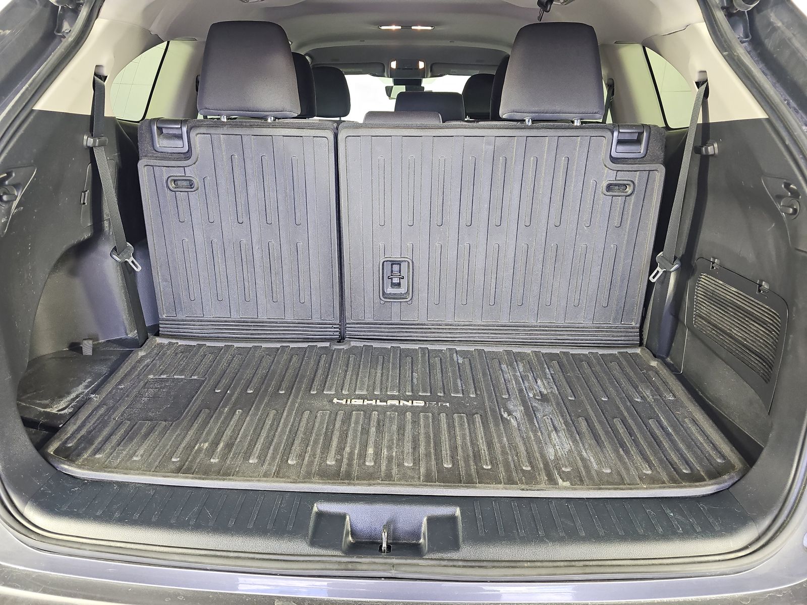 2023 Toyota Highlander LE FWD