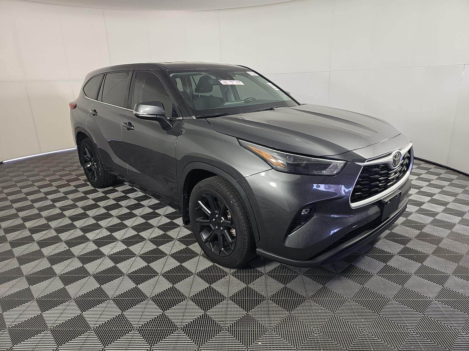 2023 Toyota Highlander LE FWD