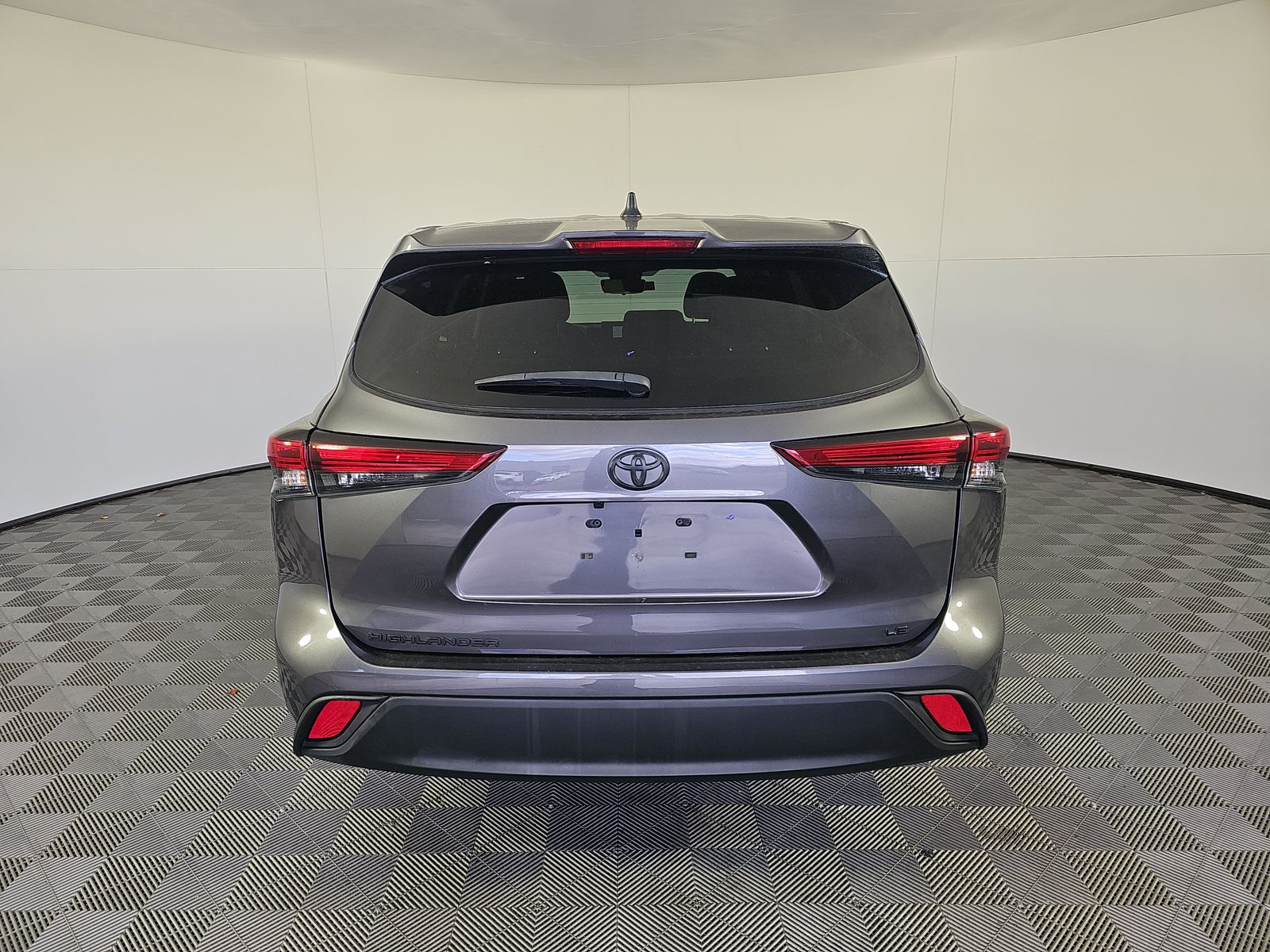 2023 Toyota Highlander LE FWD