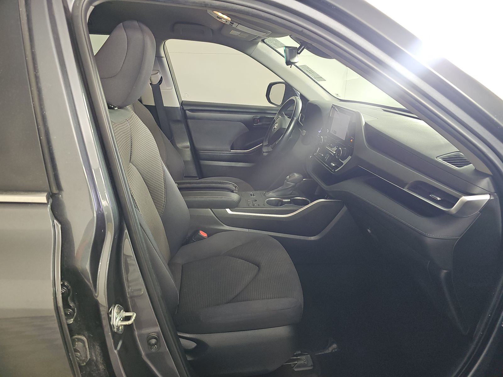 2023 Toyota Highlander LE FWD