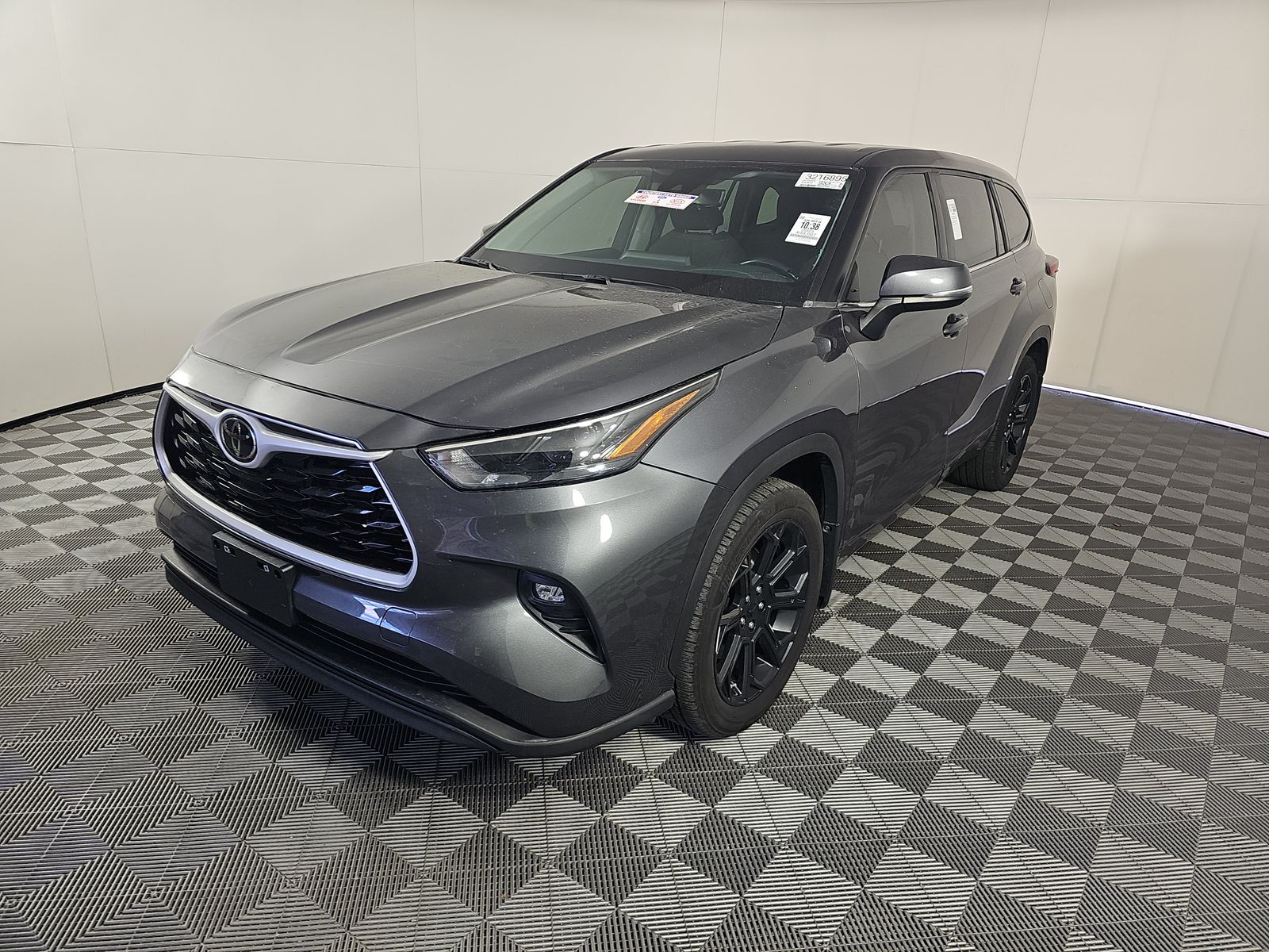 2023 Toyota Highlander LE FWD