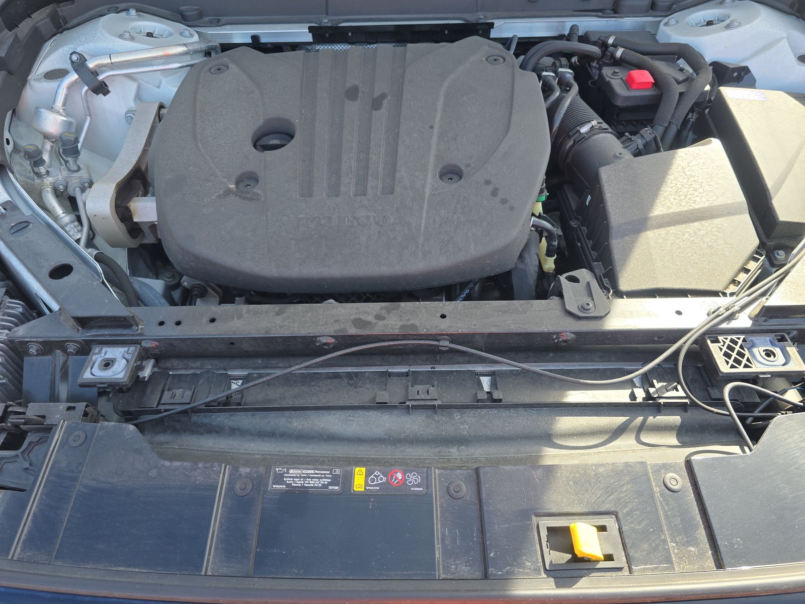 2022 Volvo XC60 B5 R-Design FWD