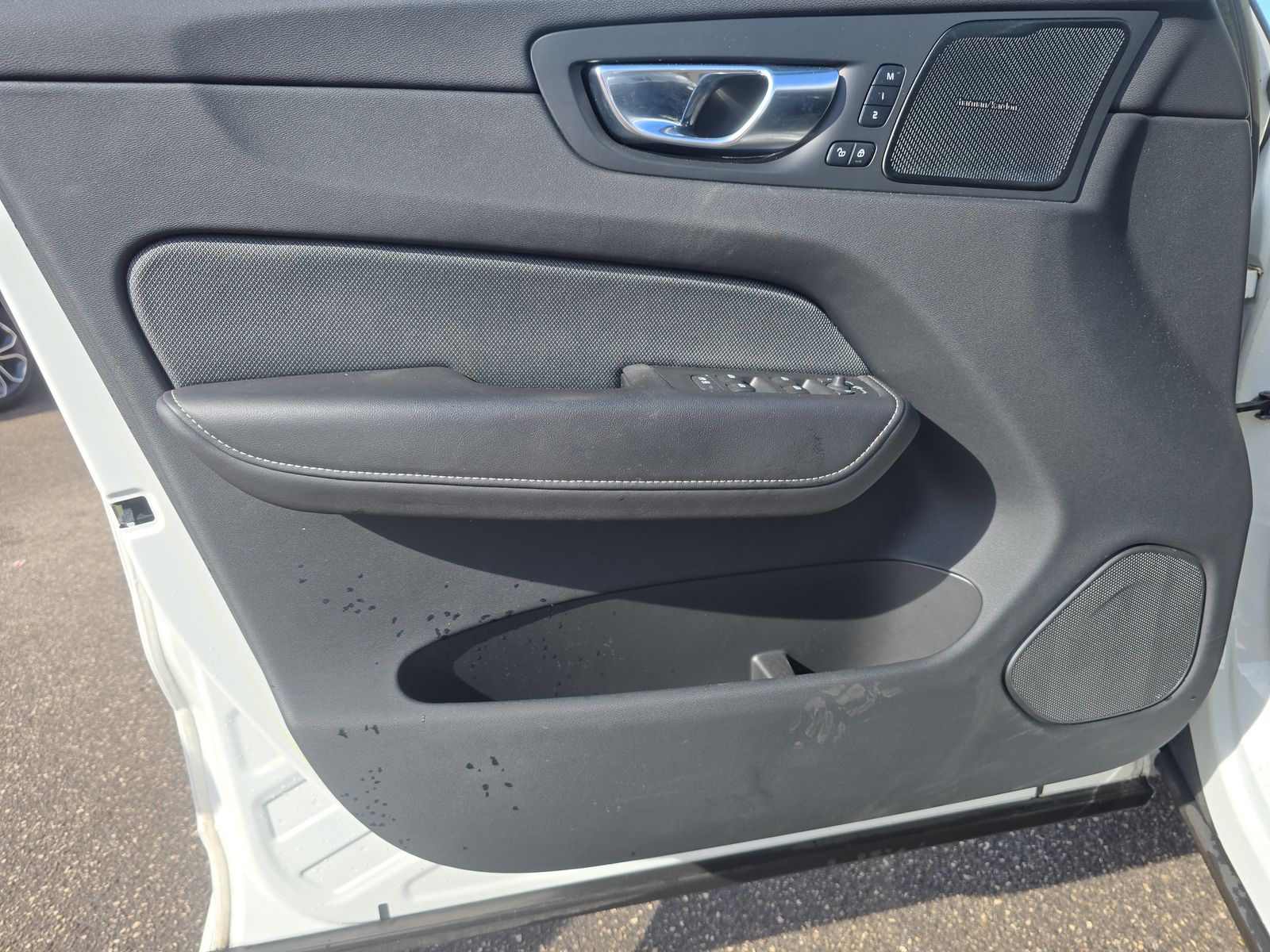 2022 Volvo XC60 B5 R-Design FWD