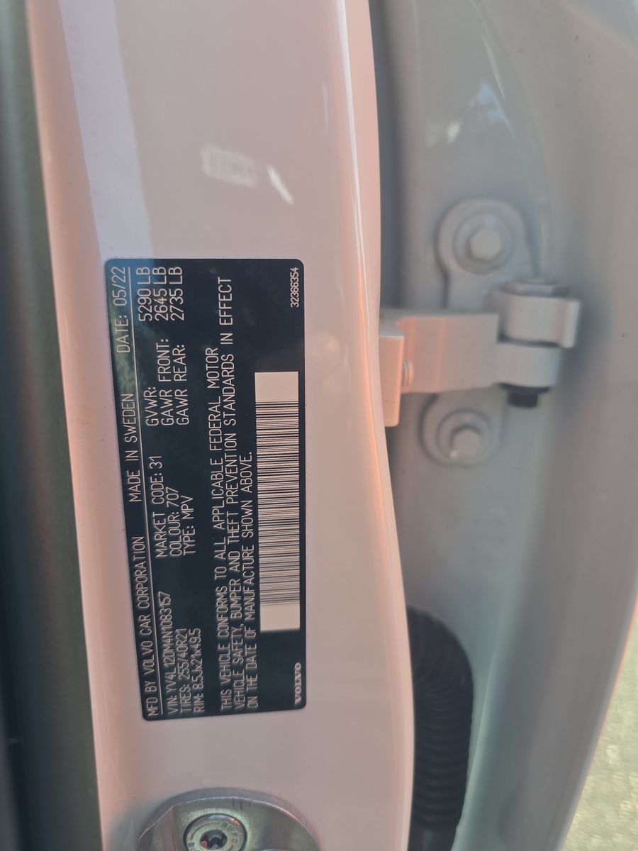 2022 Volvo XC60 B5 R-Design FWD