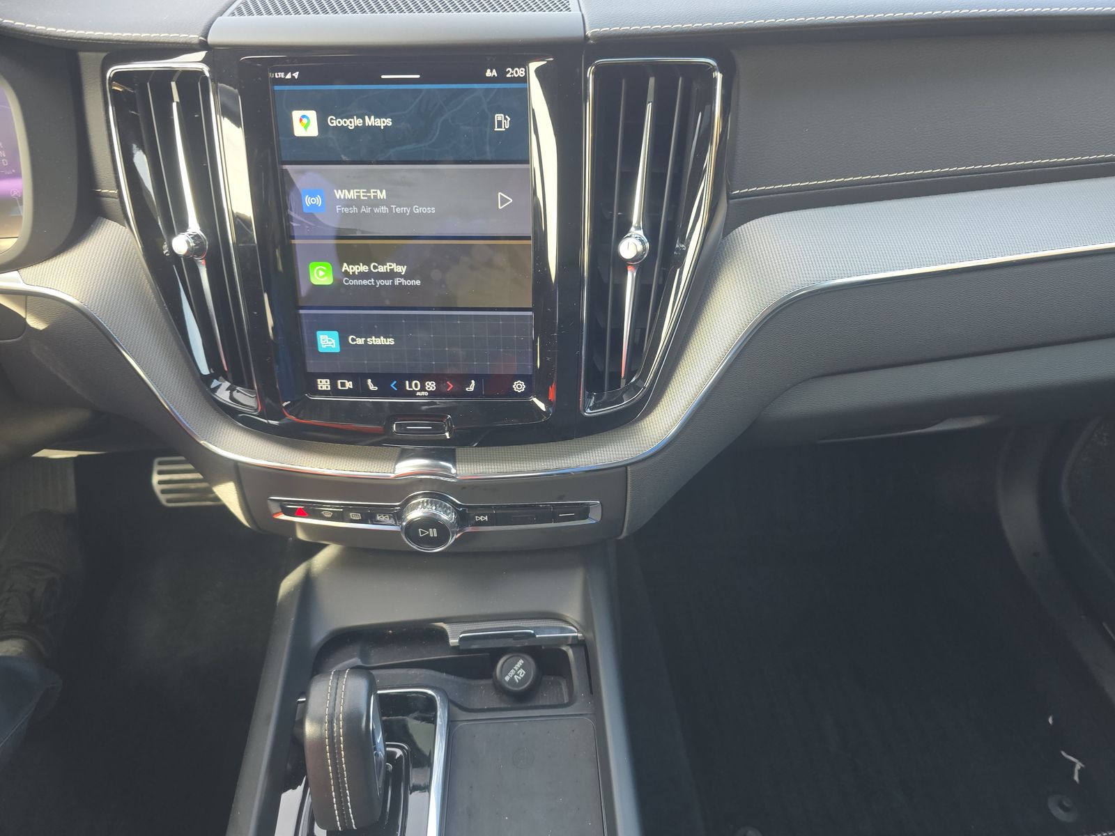 2022 Volvo XC60 B5 R-Design FWD