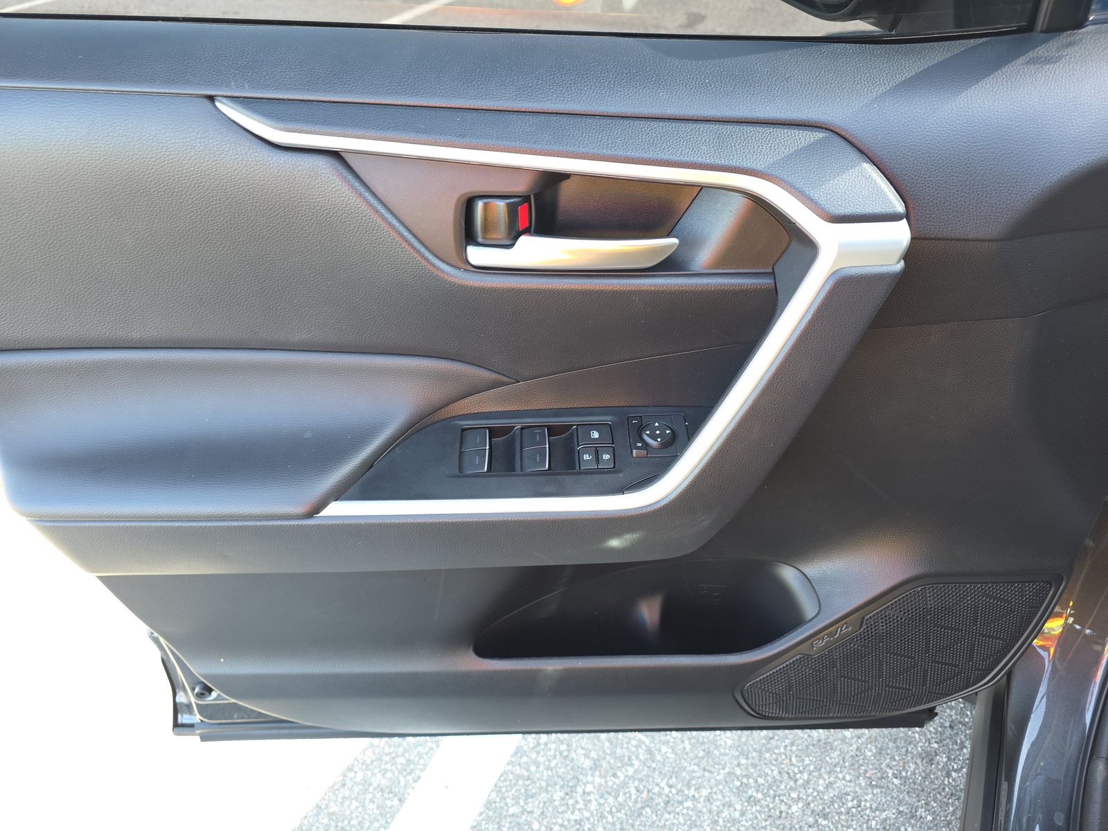 2024 Toyota RAV4 XLE FWD