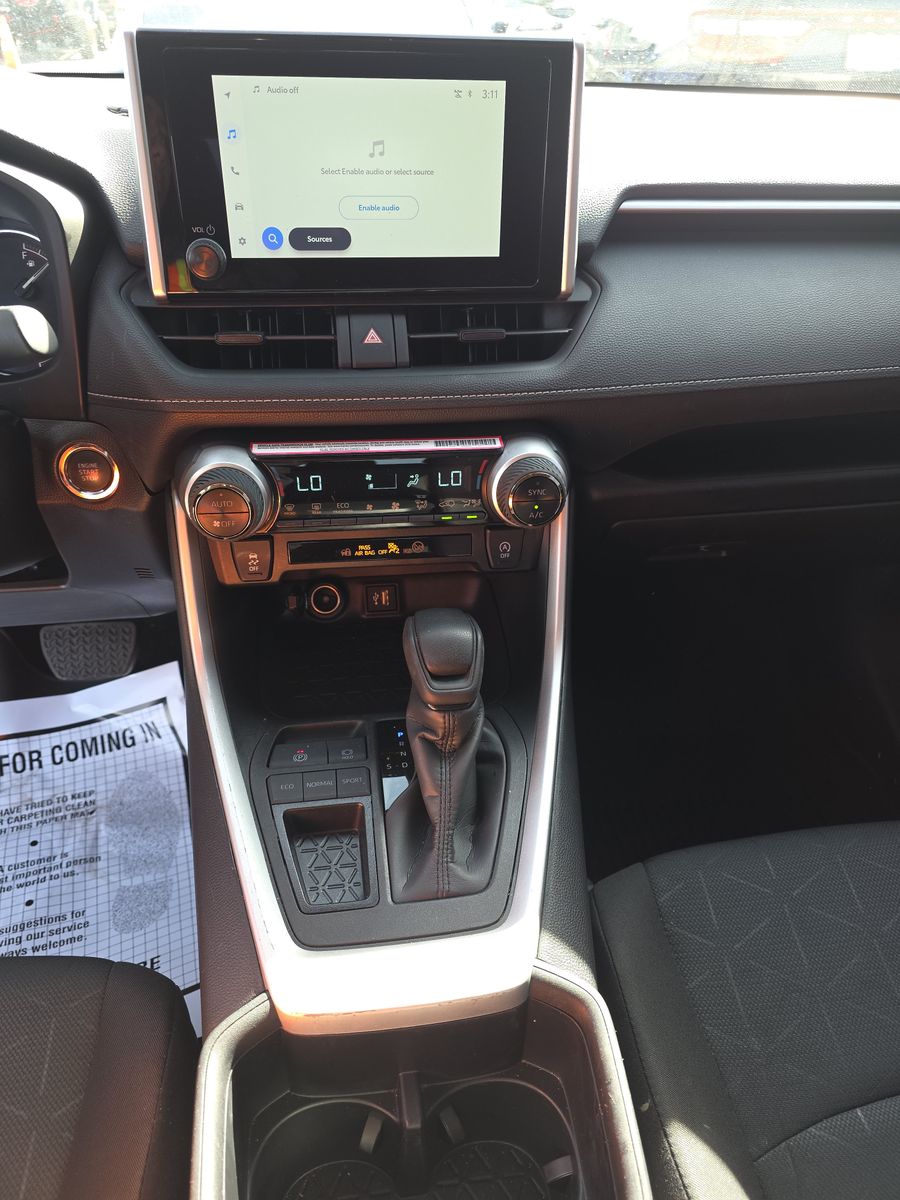 2024 Toyota RAV4 XLE FWD