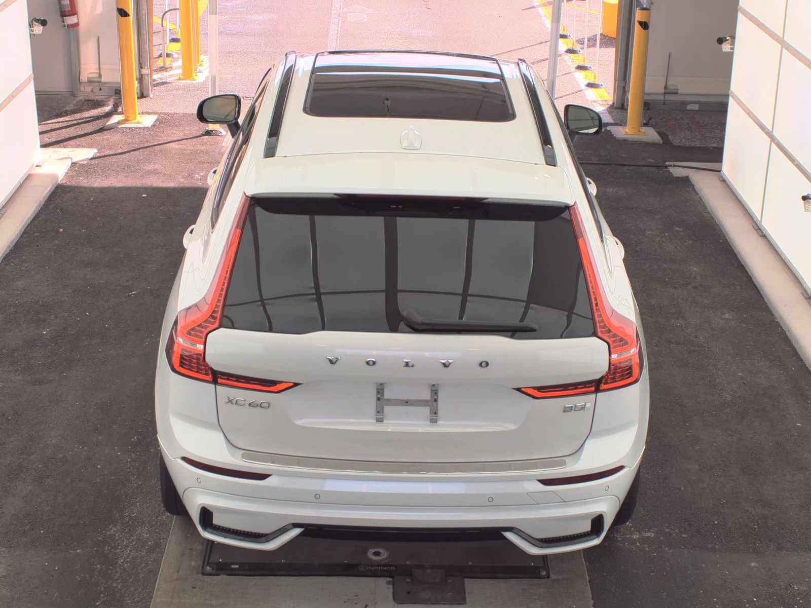 2022 Volvo XC60 B5 R-Design FWD